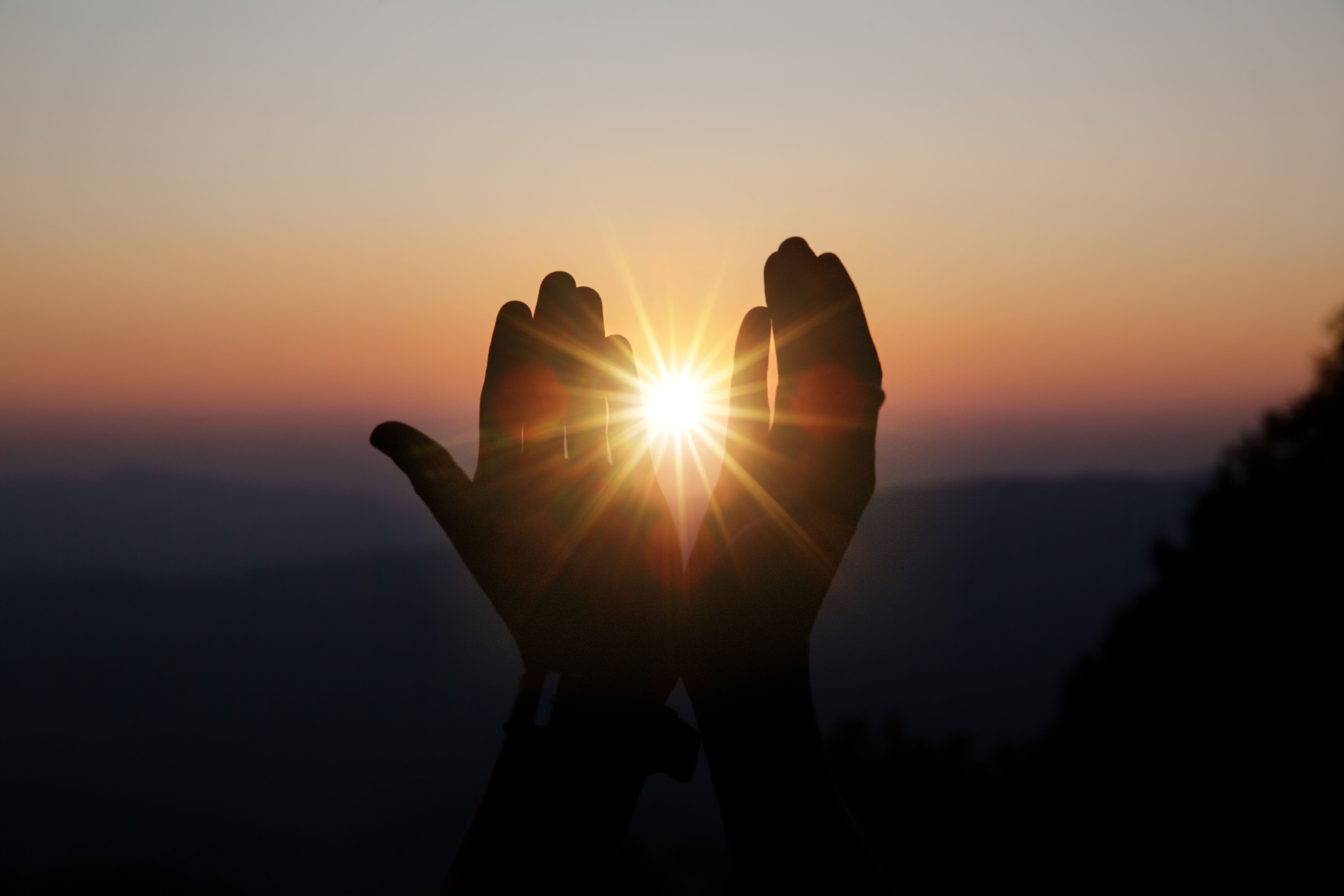 spiritual-prayer-hands-sun-shi